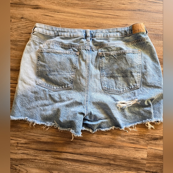 AE Mom Shorts - Picture 3 of 6